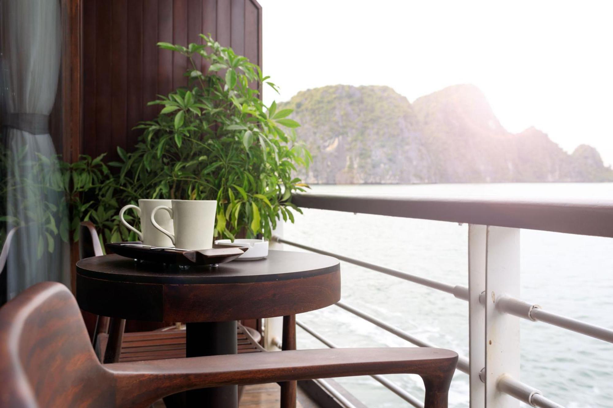 Amanda Luxury Cruise Hotell Ha Long Exteriör bild