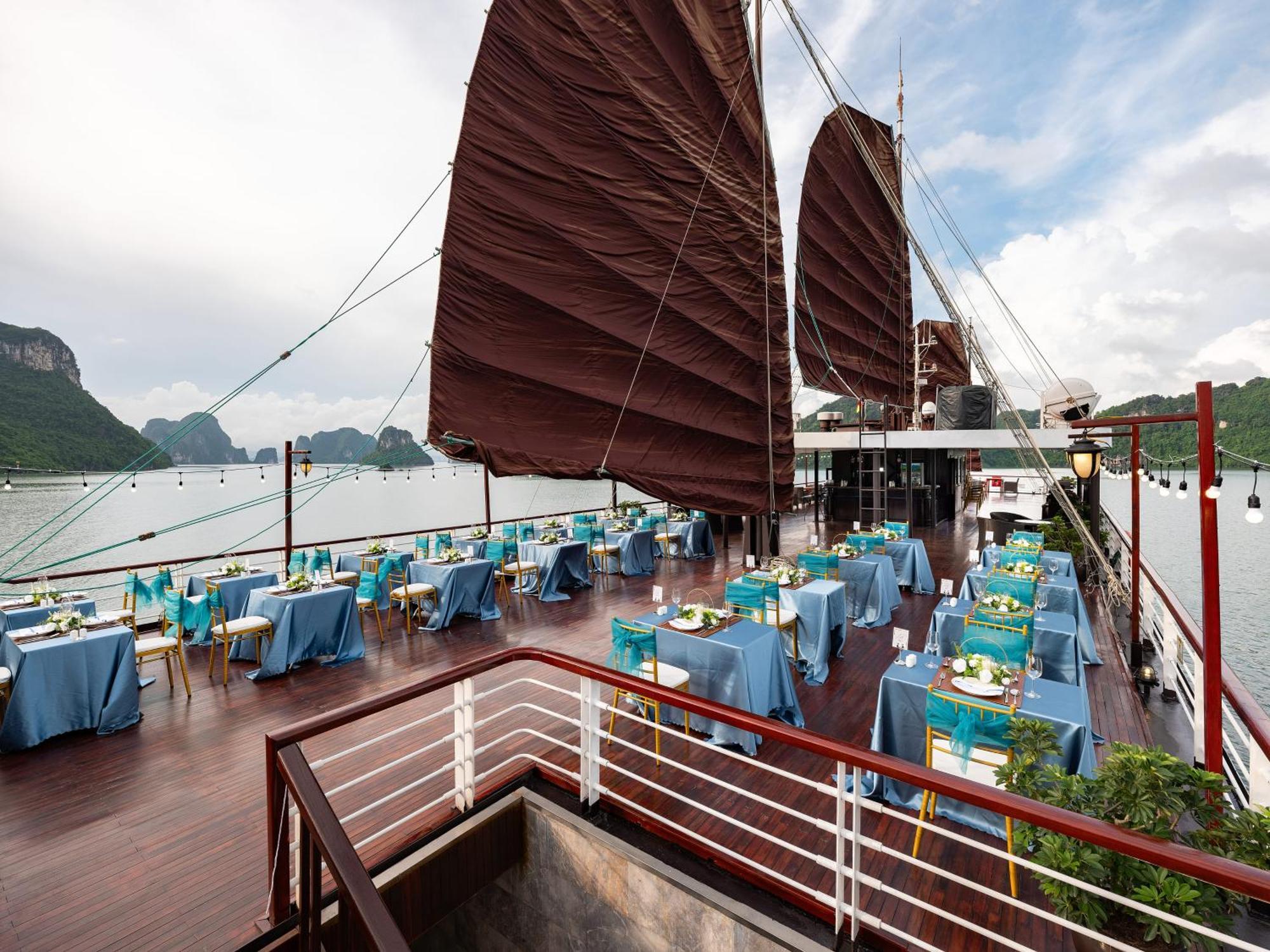 Amanda Luxury Cruise Hotell Ha Long Exteriör bild