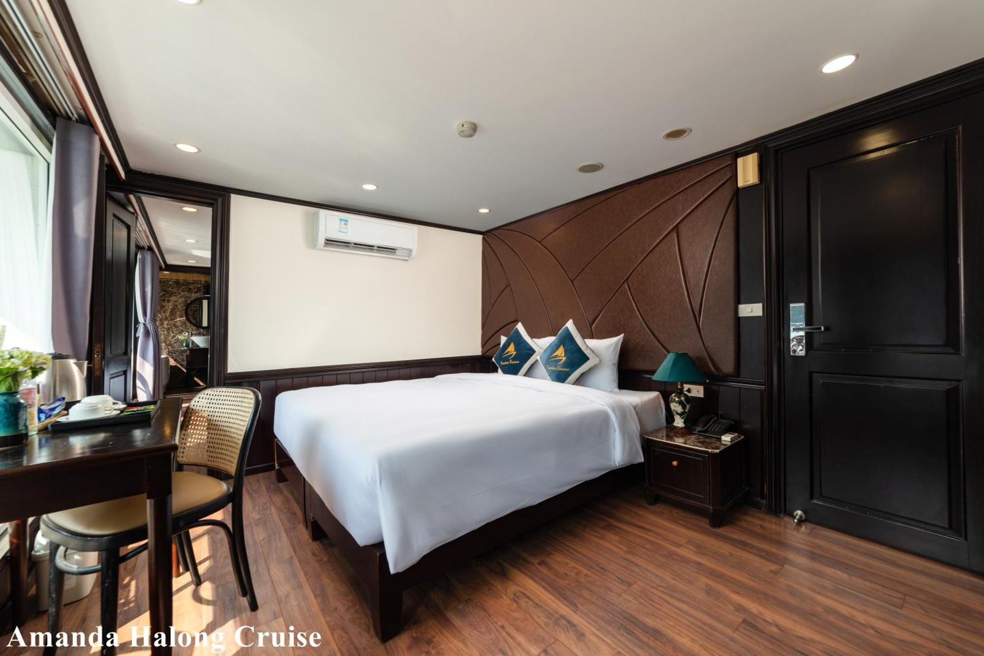 Amanda Luxury Cruise Hotell Ha Long Exteriör bild