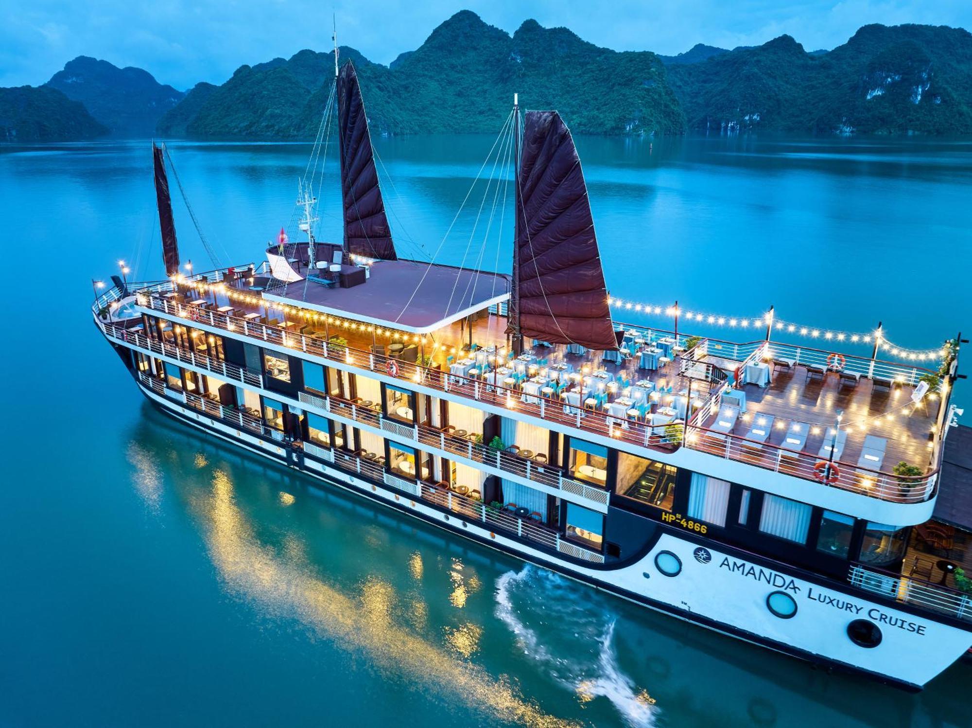 Amanda Luxury Cruise Hotell Ha Long Exteriör bild
