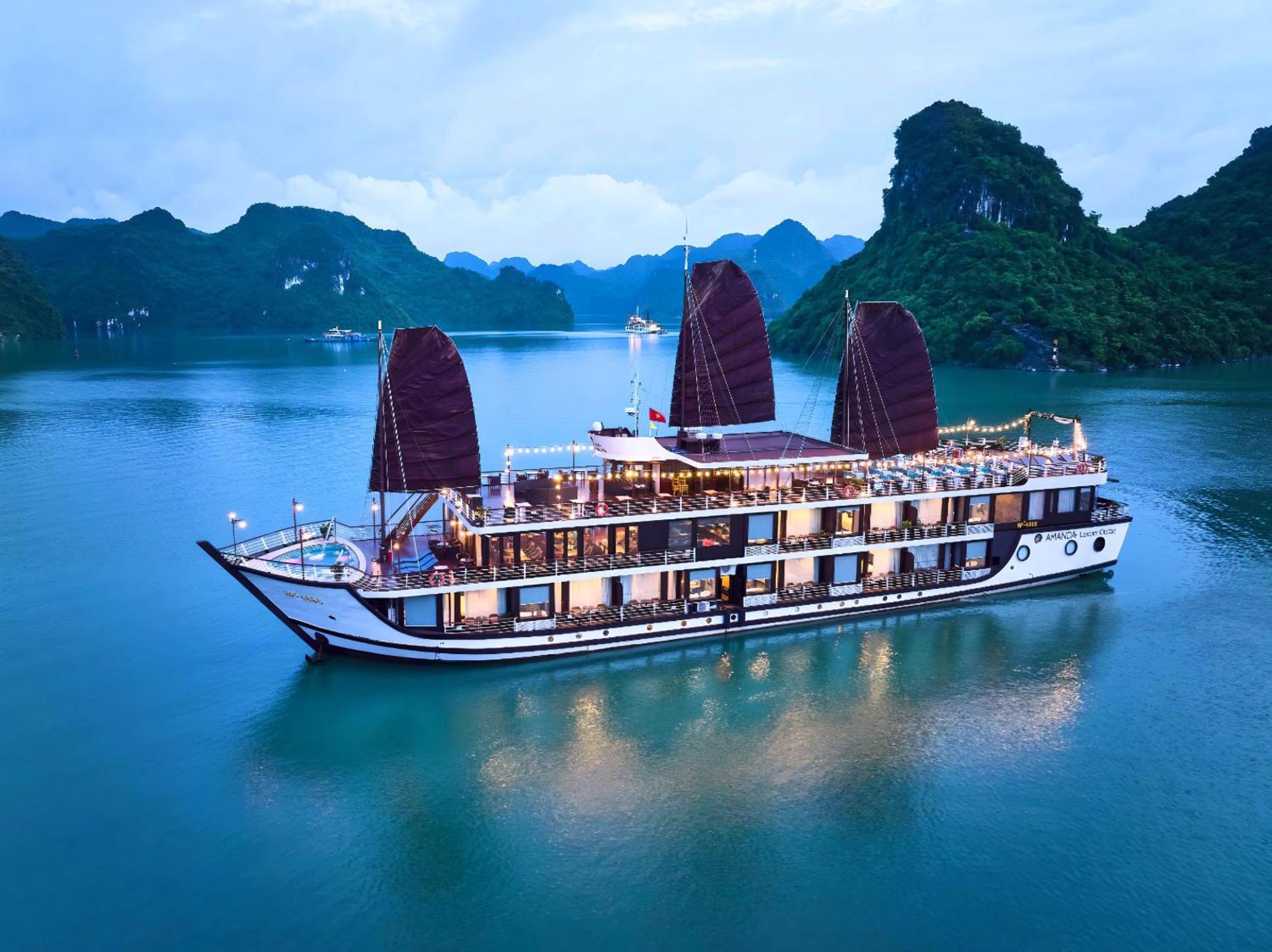 Amanda Luxury Cruise Hotell Ha Long Exteriör bild